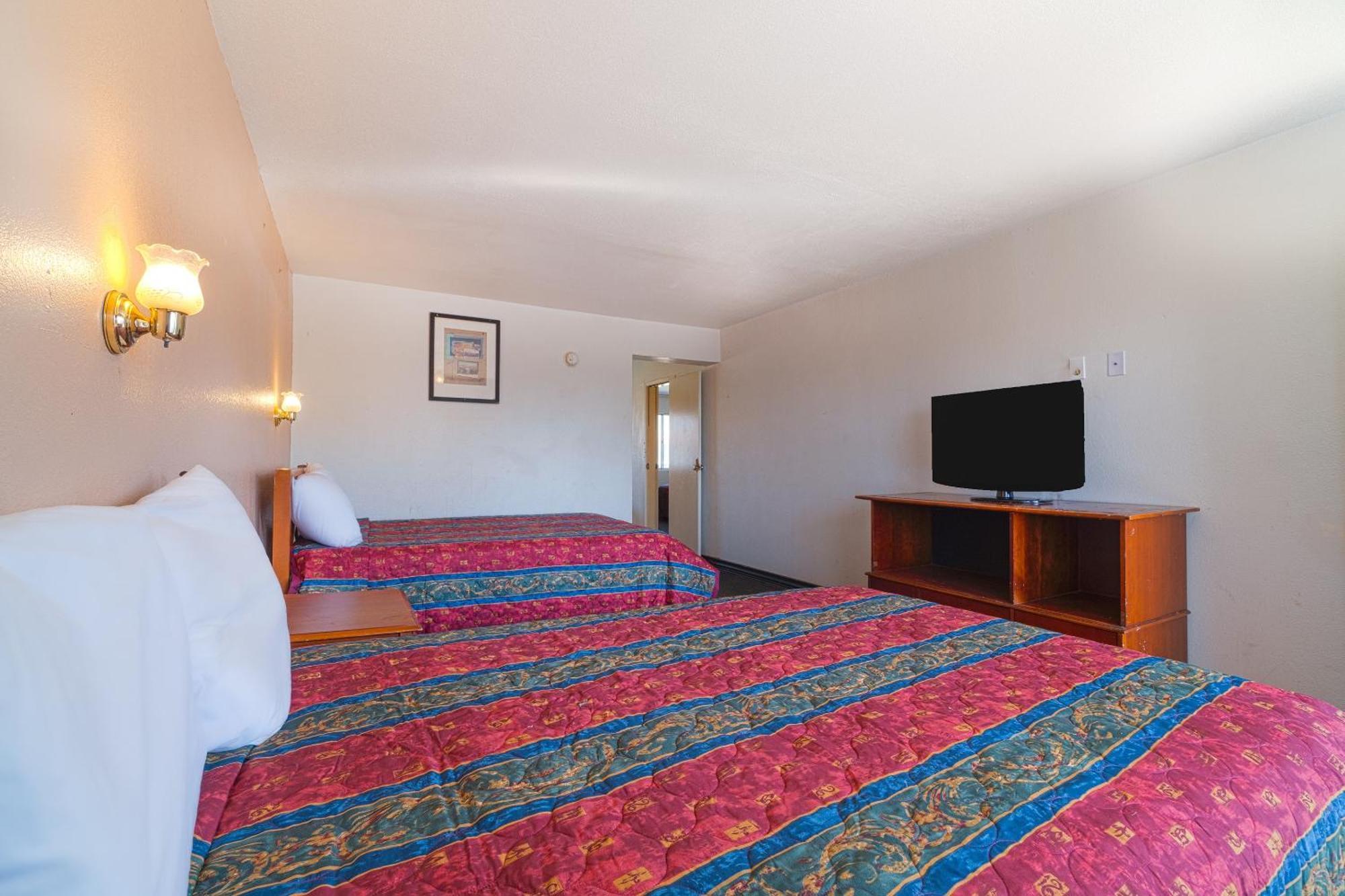 Castle Inn & Suites By Oyo Chickasha Exterior foto