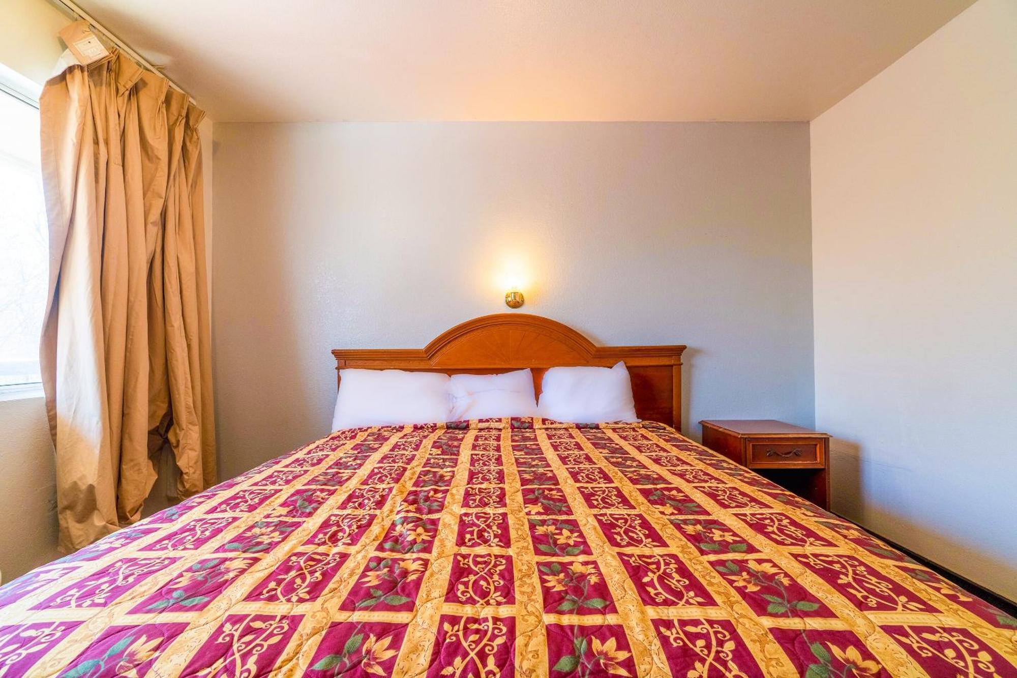 Castle Inn & Suites By Oyo Chickasha Exterior foto