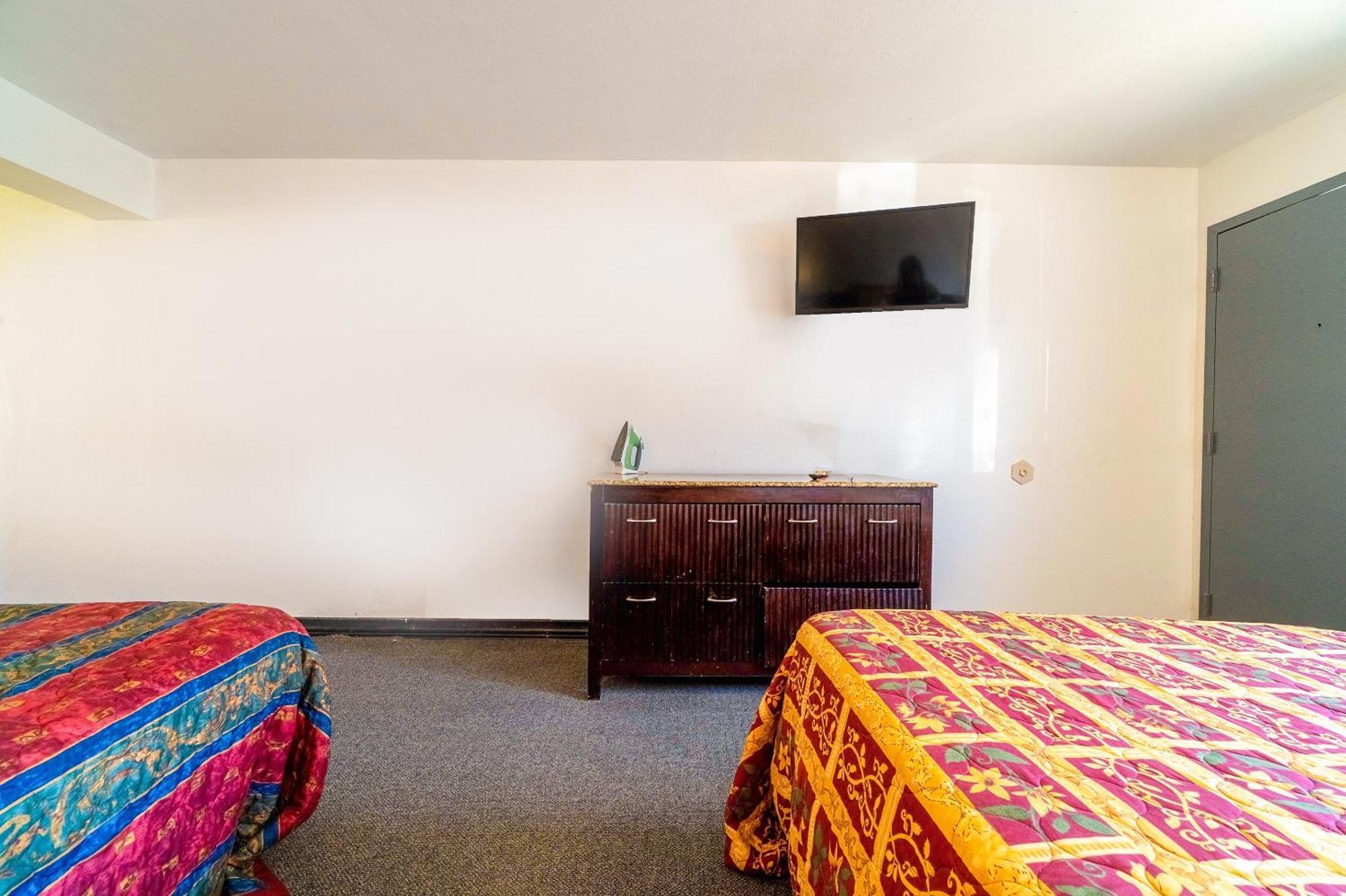 Castle Inn & Suites By Oyo Chickasha Exterior foto